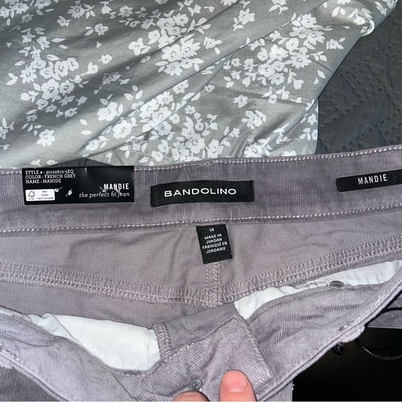 Women’s Bandolino Courderoy Jeans size 14 NWT - Picture 2 of 4